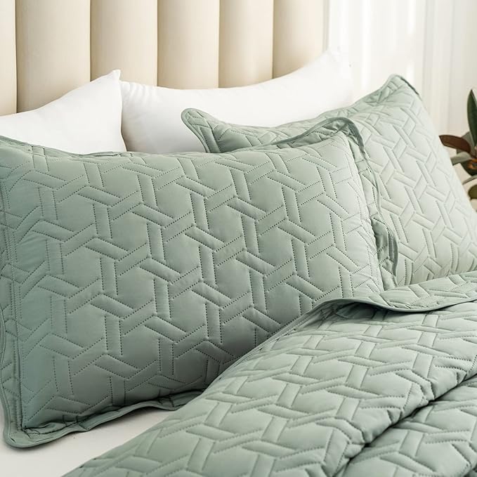 Auemtyn Full/Queen Size Quilt Set 3 Pieces, Soft Lightweight Summer Bedspread, Reversible Microfiber Bed Coverlet for All Seasons, Green, Geometric Pattern (1 Quilt, 2 Pillow Shams)