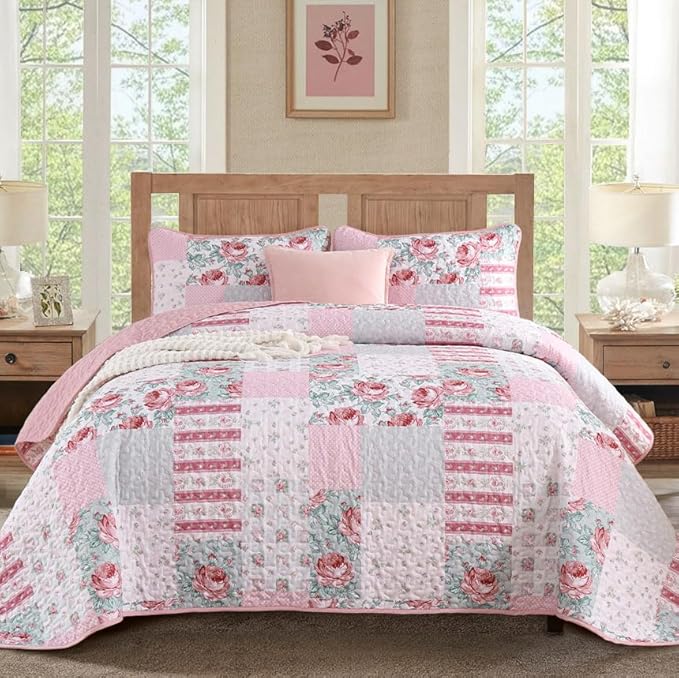 Patchwork Quilt Set Queen Size, Pink Floral Plaid Bedspread Coverlet Set Boho Rustic Quilt Bed Cover, 3 Piece Soft Microfiber Reversible Pink Grey Bedding Set for Women Girls