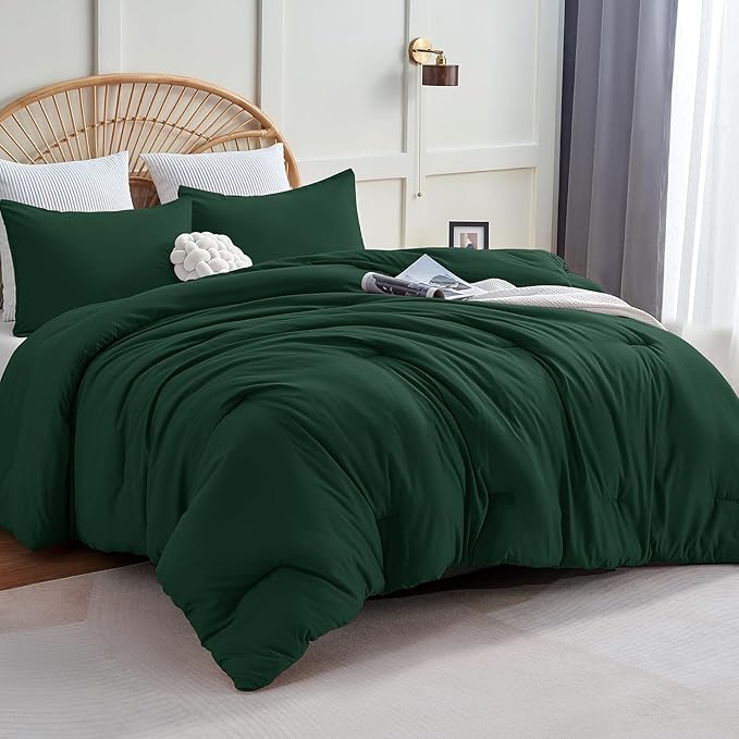 CozyLux Dark Emerald Green Comforter Set Twin/Twin XL Size, 2 Pieces Twin Extra Long Solid Breathable Quilted Bedding Sets, Soft Bed Set with Down Alternative Comforter and 1 Pillowcase for All Season