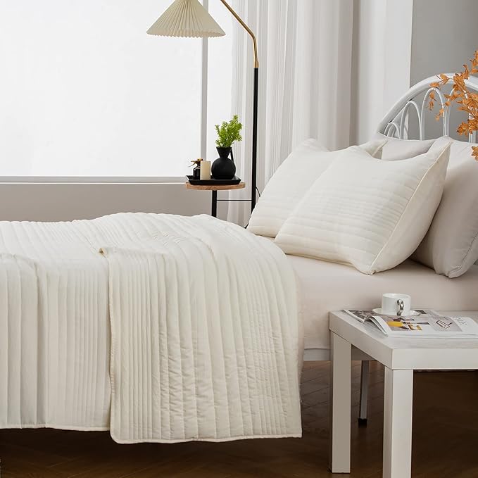 Market & Place Quilt Set Full Queen Size Ivory | Lightweight Ultra Soft Microfiber Bedspread | 3 Piece Queen Coverlet for All Season | Parker Collection (F/Q, Ivory)