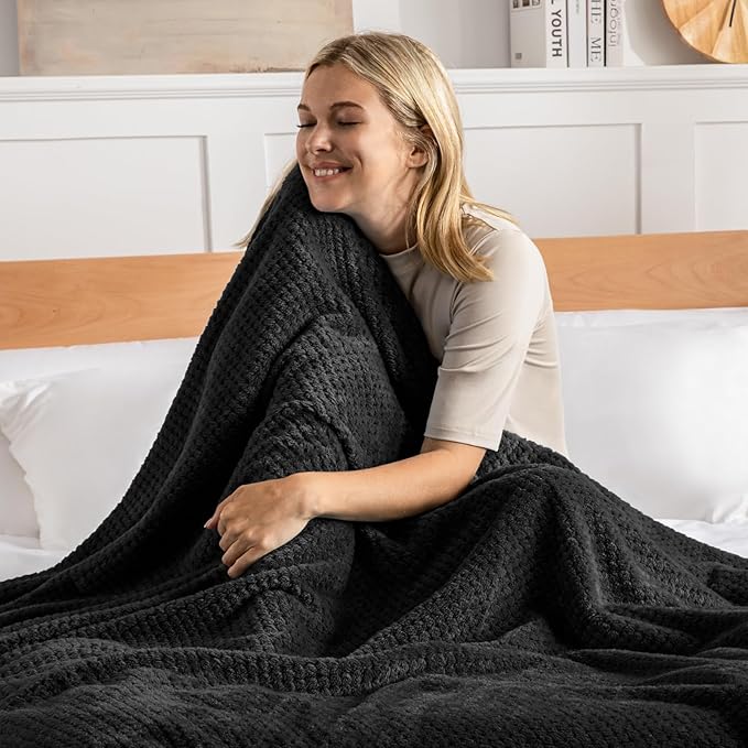 Exclusivo Mezcla Fleece Throw Blanket Extra Large, Super Soft and Warm Blankets for Couch, Sofa and Bed Waffle Textured, Cozy, Fuzzy and Lightweight (Black, 50x70 Inches)