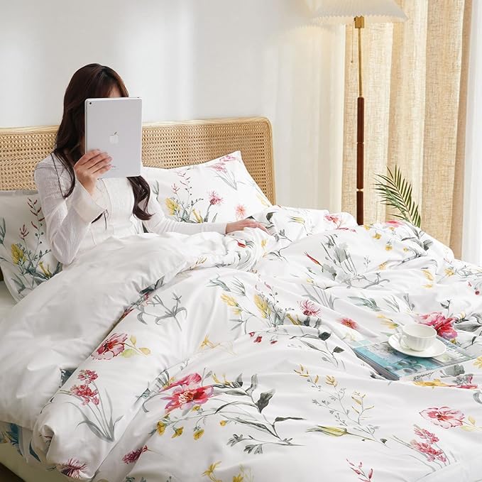 PHF Ultra Soft Floral Duvet Cover Queen Size, Printed Bedding Set 3 Pieces, Comfy Durable Farmhouse Duvet Cover Set with 2 Pillow Shams, Zipper Closure and 8 Ties, 90"x90", White & Yellow