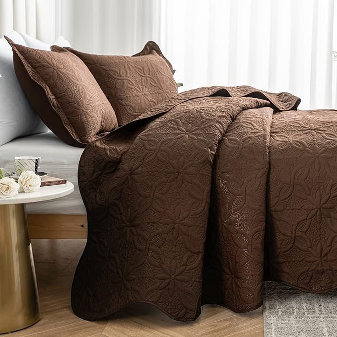 Auemtyn Full/Queen Size Quilt Set 3 Pieces, Soft Lightweight Summer Bedspread, Reversible Microfiber Bed Coverlet for All Seasons, Brown, Floral Pattern (1 Quilt, 2 Pillow Shams)