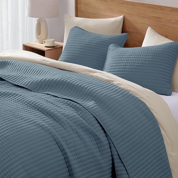 WRENSONGE Queen Quilt-3 Pieces Lightweight Bedspreads Oxford Blue Queen Size Quilt Bedding Set for All Seasons, Soft Summer Coverlet with 2 Pillow Shams Suitable for Bed & Couch