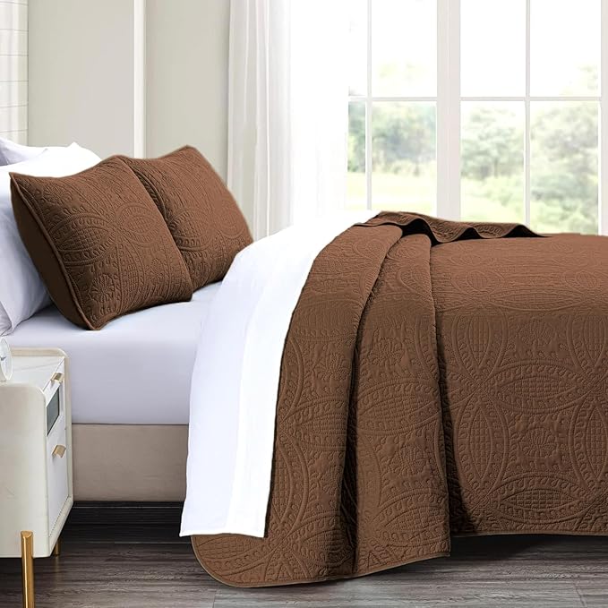 akkialla King/Cal King Quilt Bedding Set,Brown Ultrasonic Quilt Set,Lightweight Soft Bedspread Coverlet,Modern Style Coin Pattern Bed Cover for All Seasons,3 Piece(1 Quilt,1 Pillow Shams)