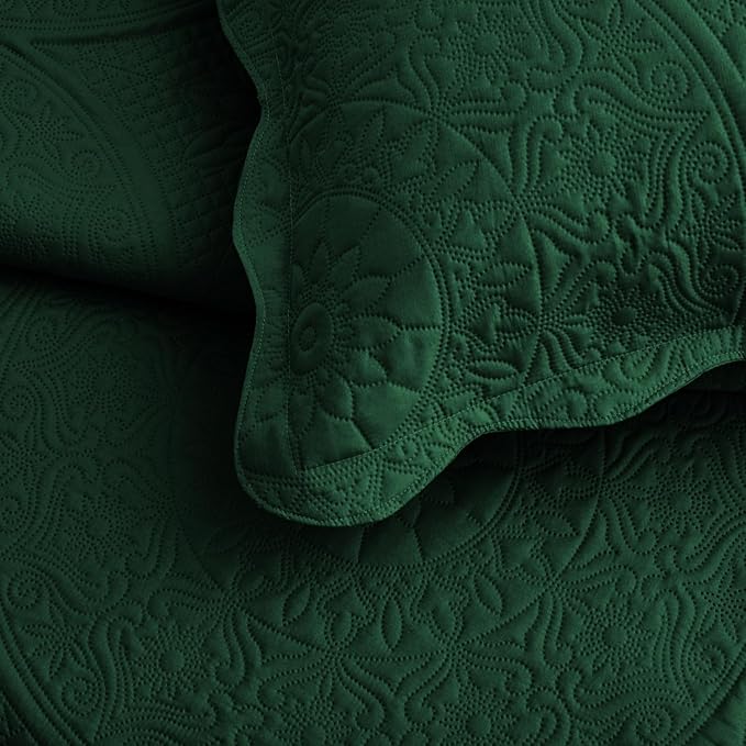 MOONLIGHT20015 King Quilt Bedding Set Size (106" x 96") + 2 Pillow Shams (20" x 36"+ 2") - 3 Pcs All Season Lightweight Reversible Quilt Bedspread Microfiber Floral Embossed Coverlet (Emerald)