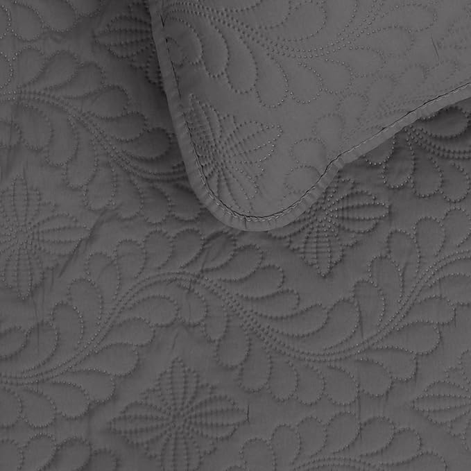 Easy-Going Full/Queen Size Reversible Quilt Set with 1 Quilt and 2 Pillow Shams, Soft Bed Quilt Cover, Water Resistant Lightweight Microfiber Bedspread, Stain Resistant, Olive Leaf-Gray/Light Gray