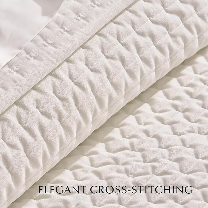 EVERGRACE Luxury Velvet Quilt Set Queen Size 3 Piece, Soft Cross-Stitch Velvet Comforter Set with Pillow Shams, Lightweight Coverlet Bedspread Bedding Set for All Seasons, Cream White