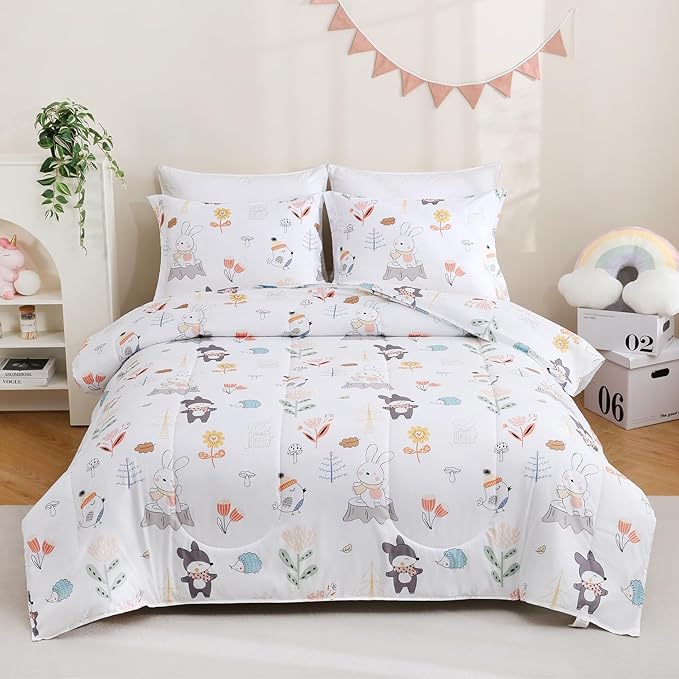 Yibeizi Woodland Animals Comforter Set Twin, Kids Forest Floral Camper Themed Printed Bedding Set with Pillow Sham, Cute Lightweight Soft Breathable Machine Washable Quilted Bed Comforter