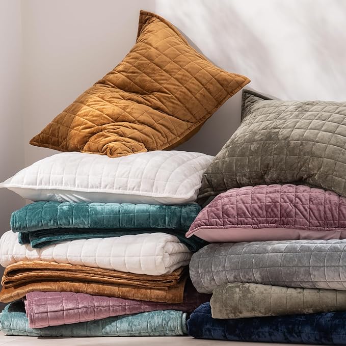 RECYCO Luxury Velvet Quilt Set Full Queen Size Bedding Sets, Ultra Soft Velvet Comforter Set, Lightweight Channel Box Stitch Oversized Bedspread Coverlet for All Season, with 2 Shams, Caramel Gold