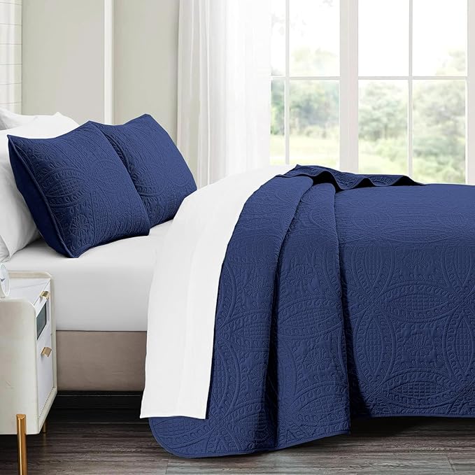 akkialla Queen Quilt Bedding Set,Navy Blue Ultrasonic Full/Queen Quilt Set,Lightweight Soft Bedspread Coverlet,Modern Style Coin Pattern Bed Cover for All Seasons,3 Piece(1 Quilt,2 Pillow Shams)