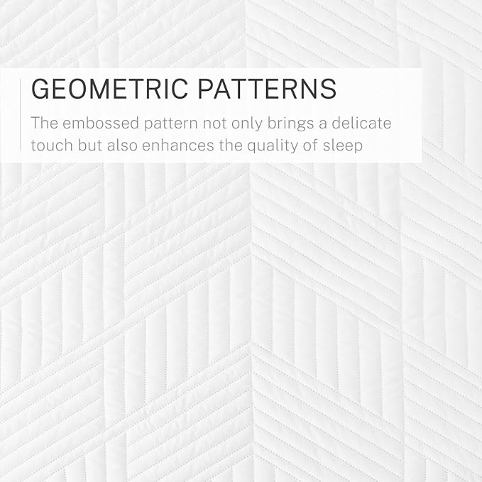 Exclusivo Mezcla Ultrasonic King Quilt Bedding Set, Lightweight White Bedspreads Soft Modern Geometric Coverlet Set for All Seasons (1 Quilt and 2 Pillow Shams)