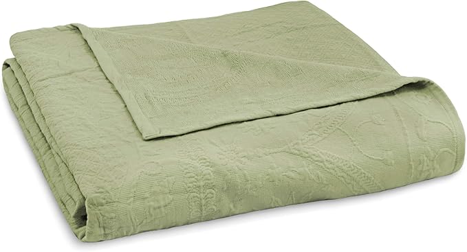 King Charles Modern Farmhouse Floral Matelasse Coverlet, Full/Queen, Sage