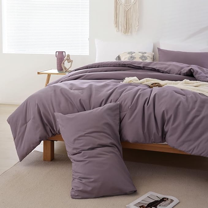 ROSGONIA Oversized King Comforter 120x120, 3pcs Super King Comforter (1 Dusty Purple Comforter & 2 Pillowcases) Lightweight Warm Bedding Blanket
