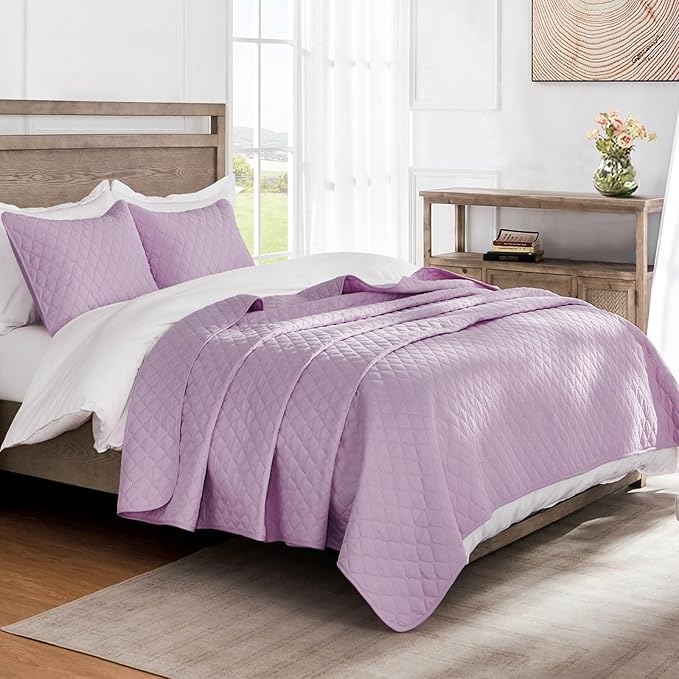 Exclusivo Mezcla Reversible California King Size Quilt Bedding Set with Pillow Shams, Lightweight Quilts Cal King Size, Soft Bedspreads Bed Coverlets for All Seasons - (Lilac, 112"x104")