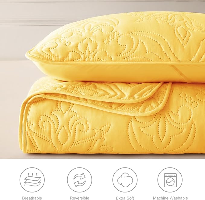 Whale Flotilla Soft Queen Quilt Bedding Set for All Seasons, Vintage Damask Ultrasonic Full Size Quilts Set, Lightweight Reversible Bedspread, Coverlet, Bed Cover with 2 Pillow Shams, Yellow