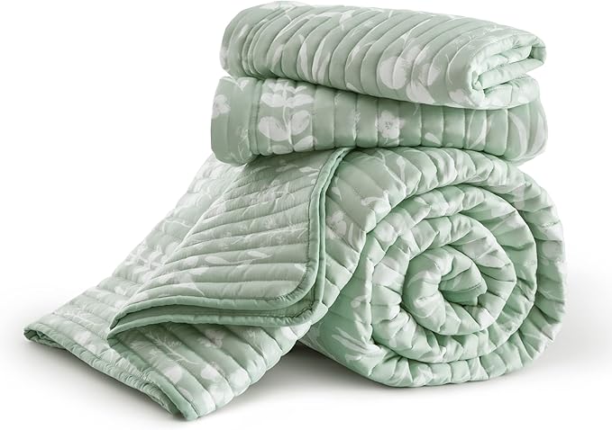 Bedsure Floral Quilt King - Reversible Mint Green Botanical Quilt Bedding Lightweight Bedspread, Soft Microfiber Coverlet for All Seasons (106"x96")