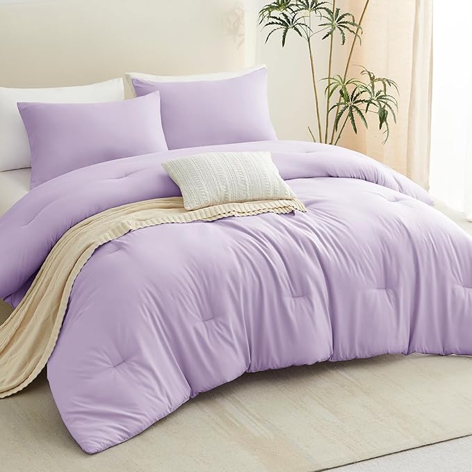 CozyLux Lavender King Size Comforter Set, 3 Pieces Light Purple Solid Breathable Quilted Bedding Sets, Luxury Fluffy Soft Bed Set with Down Alternative Comforter and 2 Pillowcases for All Season