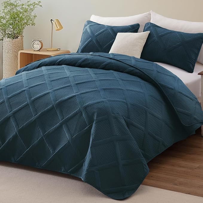 Exclusivo Mezcla King Quilt Set- Navy Blue Quilts Bedding Set with 2 Pillow Shams, Modern King Bedspread with Striped Pattern, Soft Lightweight Bedspreads Coverlets for All Seasons