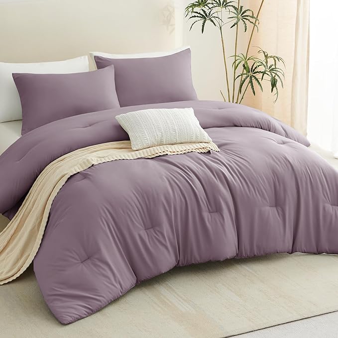 CozyLux Queen Comforter Set Dusty Purple, 3 Pieces Solid Breathable Quilted Style Bedding Sets, Luxury Fluffy Soft Bed Set with Down Alternative Comforter for All Season (1 Comforter & 2 Pillowcases)