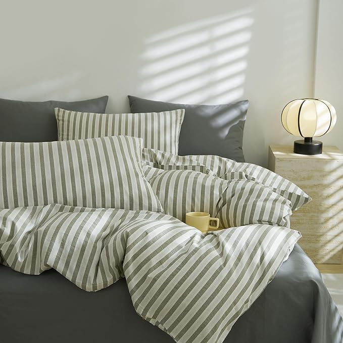 LifeTB Grey Striped Comforter Set Queen, Vintage White Grey Stripes Pattern Printed Bedding Set, Lightweight 3 Pieces Bedding Comforter with 2 Pillowcases, Farmhouse Striped Queen Comforter Set