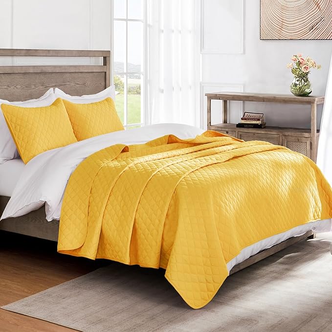 Exclusivo Mezcla Reversible California King Size Quilt Bedding Set with Pillow Shams, Lightweight Quilts Cal King Size, Soft Bedspreads Bed Coverlets for All Seasons - (Bright Yellow, 112"x104")