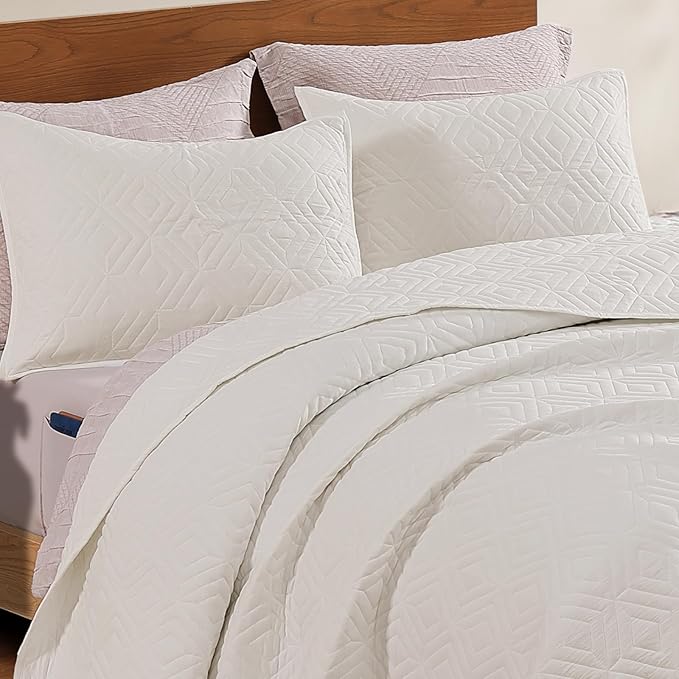 WRENSONGE King Size Quilt-3 Pieces Geometric White Bedspreads King Quilt Bedding Set for All Seasons, Soft Summer Coverlet with 2 Pillow Shams Suitable for Bed, Couch, Quilted Blanket