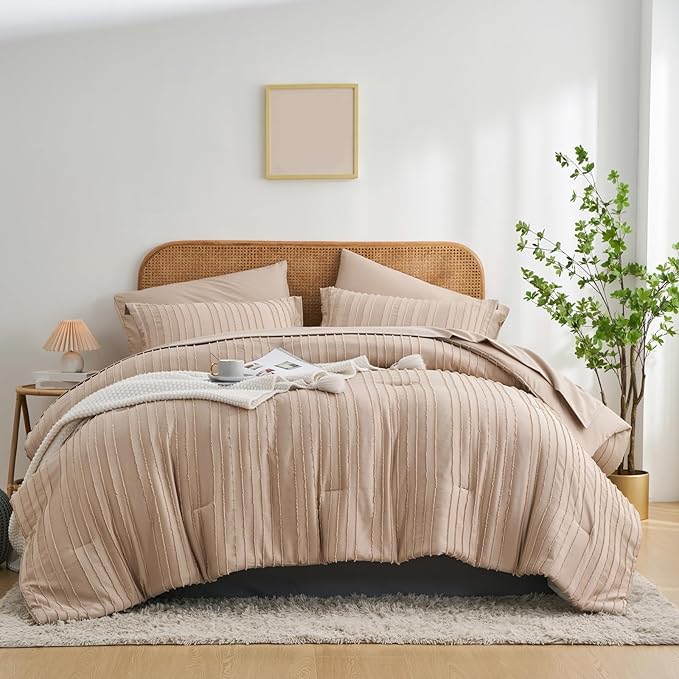 WURUIBO Comforter Set Size, Khaki Comforter Set King Size, 7 Pieces Bed in a Bag, Ultra Soft Queen Bedding Set, Bed Set for All Seasons, Flat Sheet, Fitted Sheet, Pillowcases, Pillow Shams