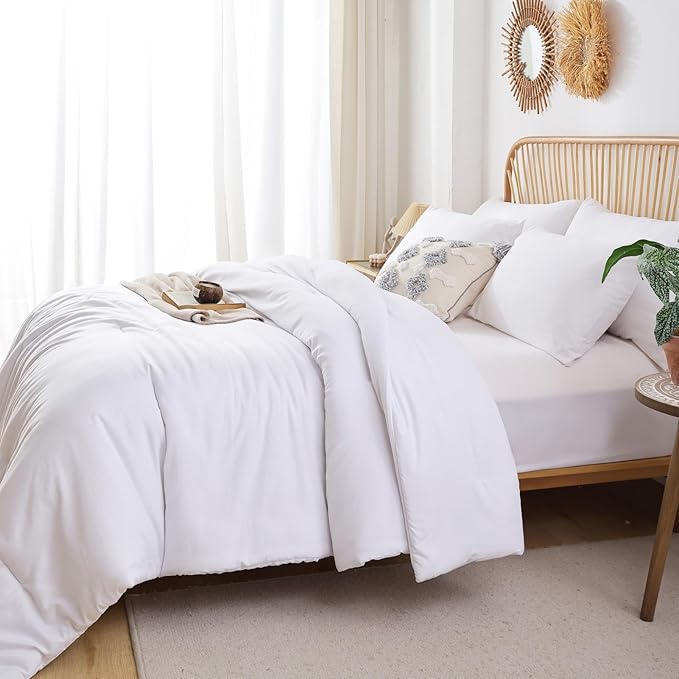 ROSGONIA California King Comforter Set White, 3pcs (1 Boho Cal King Comforter & 2 Pillowcases), All Season Hotel Bedding Bedspread Blanket Quilt