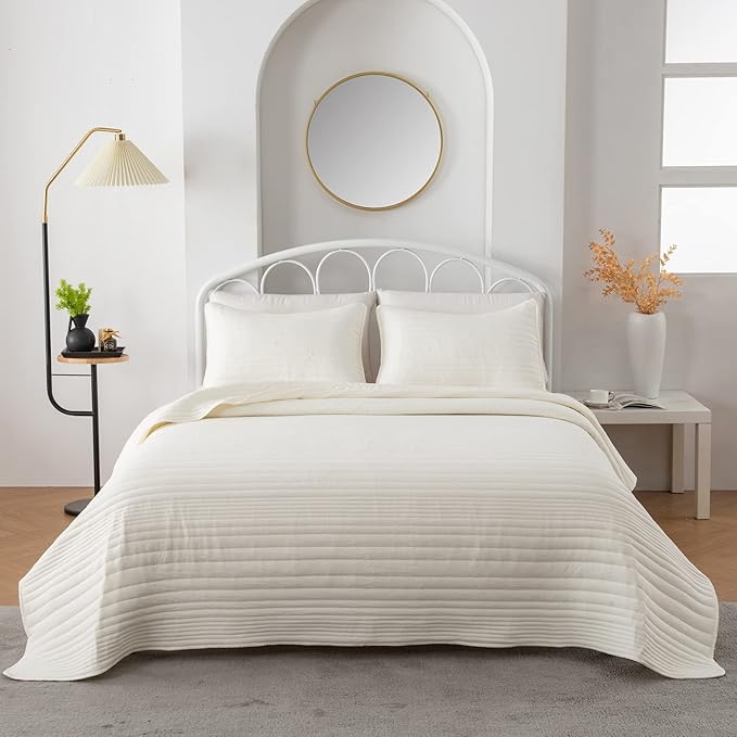 Market & Place Quilt Set Twin Size Ivory | Lightweight Ultra Soft Microfiber Bedspread | 2 Piece Twin Coverlet for All Season | Parker Collection (Twin, Ivory)