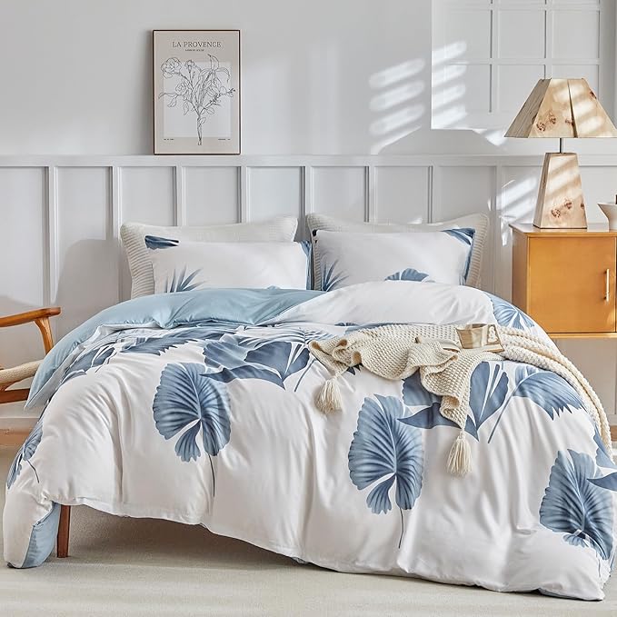 Lekesky King Duvet Cover Set, Tropical Blue Palm Pattern Duvet King Size, 3-Piece White Bedding Set with Zipper, Ultra Soft Microfiber Reversible Floral King Size Comforter