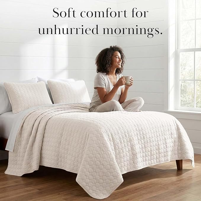 Southshore Fine Living, Inc. Dorm Comforter, Twin/XL Quilt Bedding Set, College Dorm Room Bedding Essentials, Stain Resistant, Machine Washable, XL/Twin Quilt Bed Spread with Pillow Sham, Bone Color