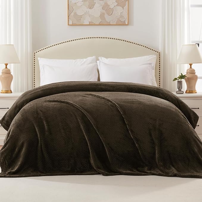 Exclusivo Mezcla Fleece Bed Blanket King Size, Super Soft and Warm Blankets for Couch, Sofa and Bed Waffle Textured, Cozy, Fuzzy and Lightweight (Coffee, 90x104 Inches)