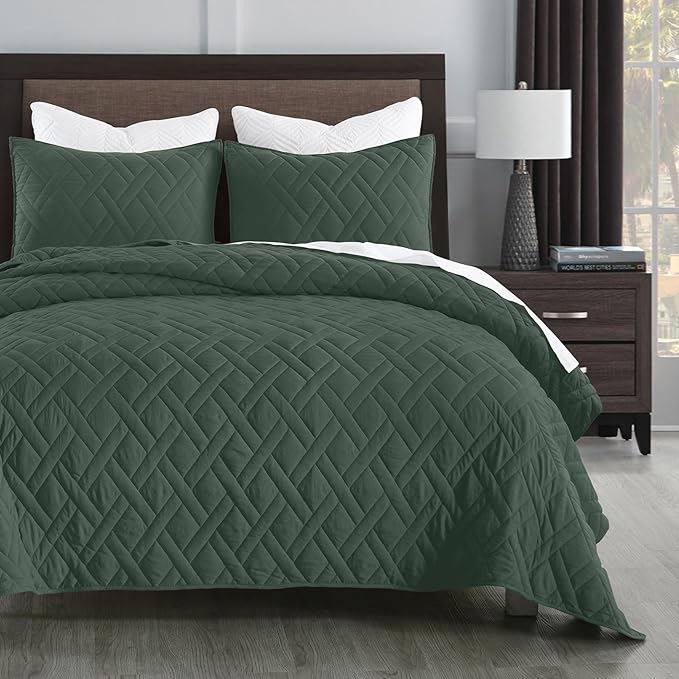 HORIMOTE HOME Quilt Set Queen Size Dark Green, Classic Geometric Diamond Stitched Pattern, Ultra Soft Microfiber Lightweight Bedding Bedspread Coverlet for All Season with 1 Quilt 2 Pillow Shams