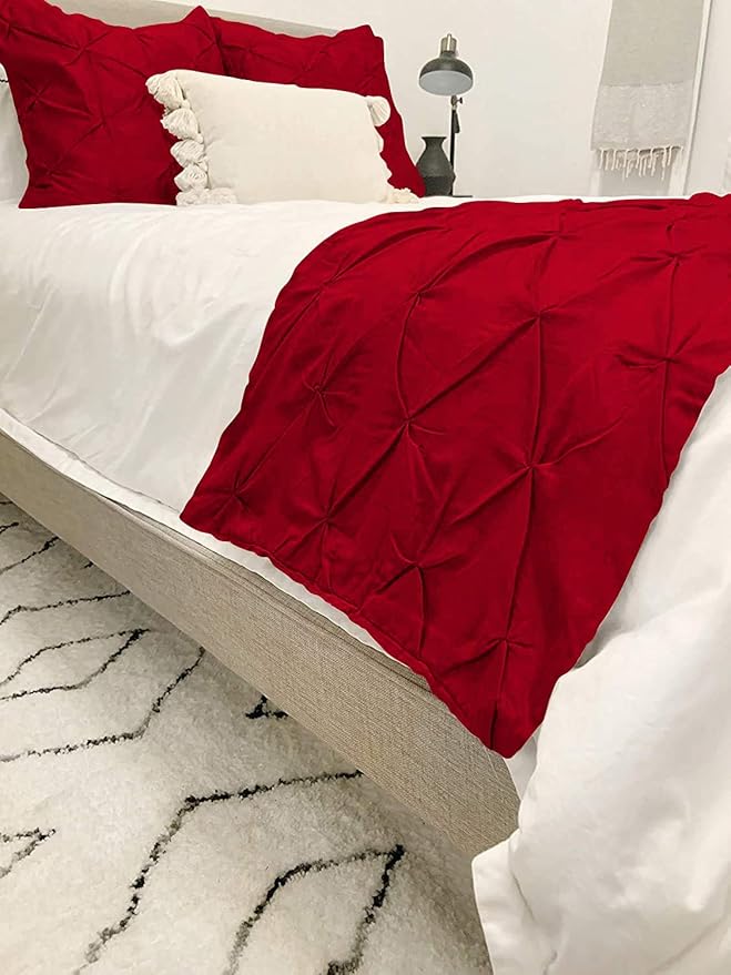 Bed Runner Set - 100% Pure Cotton 800 Thread Count - Luxury 1 Pinch Pleated Bed Runner and 4 Pillow Cover - 5 Piece Pinch Pleated Bed Runner Set Queen, Red
