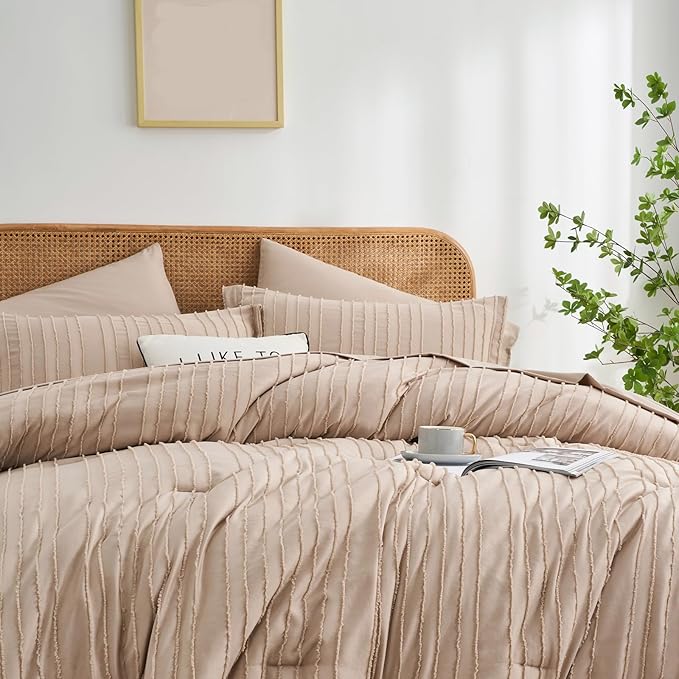 WURUIBO Comforter Set Size, Khaki Comforter Set Queen Size, 7 Pieces Bed in a Bag, Ultra Soft Queen Bedding Set, Bed Set for All Seasons, Flat Sheet, Fitted Sheet, Pillowcases, Pillow Shams