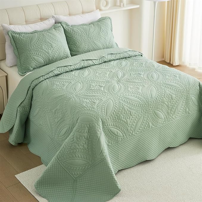 Cmfshape Oversize King Bedspread 120"x120",3 Piece California King Quilt,Lightweight Green Quilt Set for All Season,Modern Coin Pattern Bedding Set
