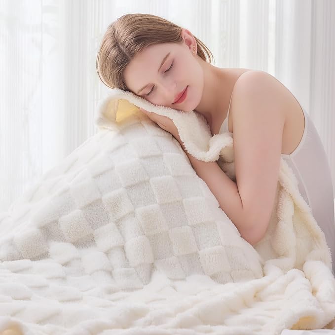 NEWCOSPLAY Super Soft Throw Blanket Ivory Premium Silky Flannel Fleece 3D Checkered Lightweight Bed Blanket All Season Use (Ivory Checkered, Throw(50"x70"))