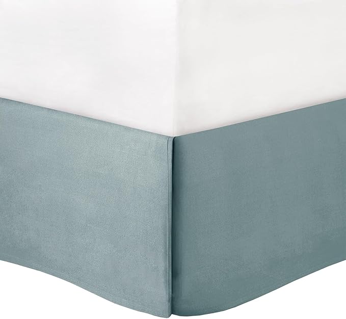 Madison Park Odette Cozy Comforter Set Jacquard Damask Medallion Design - Modern All Season, Down Alternative Bedding, Shams, Decorative Pillows, Queen(90 in x 90 in), Aqua