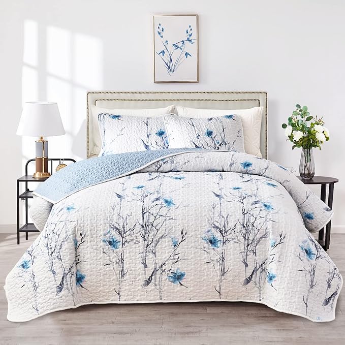 Botanical Quilt Set 3 Pieces Full/Queen Size, Blue Flower Branch on White Reversible Bedspread Coverlet Set, Soft Microfiber Lightweight Bed Cover for All Season (90" x 90", 1 Quilt+ 2 Pillow Shams)