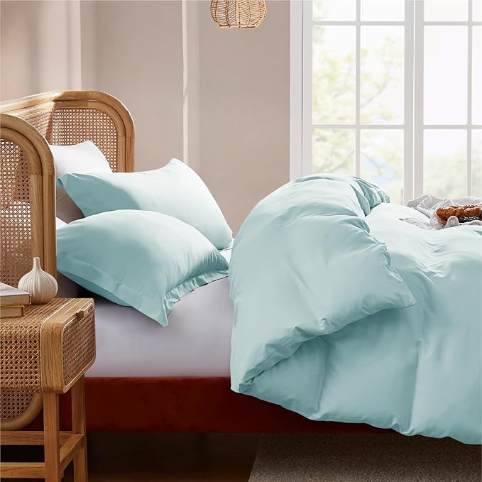 Nestl King Duvet Cover Set with Comforter Insert - Light Blue 4 Piece 104x90 Duvet Cover & 2 Pillow Shams with White Quilted Down Alternative Comforter, Ultra Soft, All Season