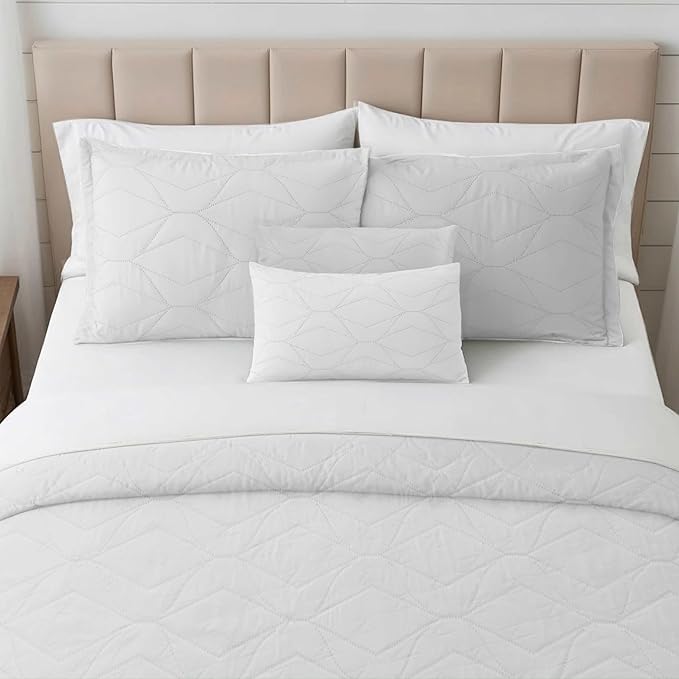 Hearth & Harbor Twin Quilt Set – All-Season Lightweight Bedspread & Coverlet with Pinsonic Weave - 5 Piece King Quilt Set with Pillow Shams, White - Twin Ellipse