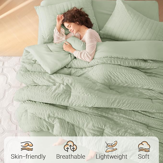 MUXHOMO 7 Pieces Full Comforter Set, Seersucker Bed in a Bag Full Size, All Season Luxury Bedding Set with Comforter, Flat Sheet, Fitted Sheet, Pillowcases & Shams, Light Green
