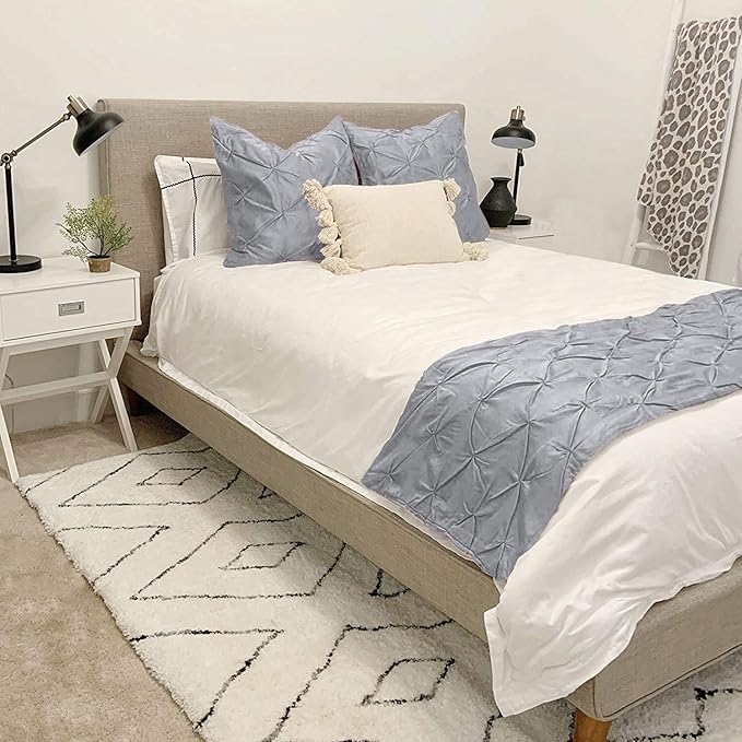 Bed Runner Set - 100% Pure Cotton 800 Thread Count - Luxury 1 Pinch Pleated Bed Runner and 2 Pillow Cover - 3 Piece Pinch Pleated Bed Runner Set California King, Light Grey