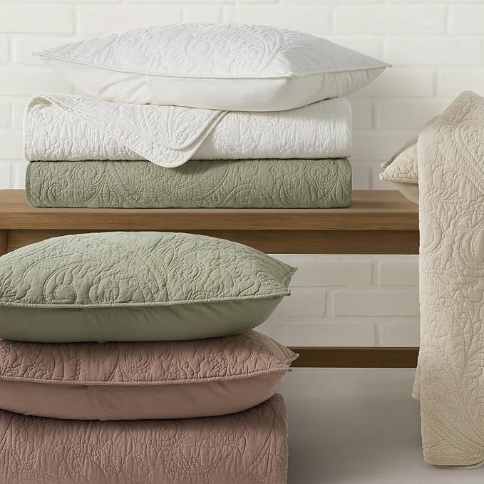 EVERGRACE 100% Cotton Paisley Quilt Set, Queen Size 3 Piece Set – Prewashed Lightweight Bedspread with 2 Shams, Soft & Breathable Matelasse Coverlet for All-Season Comfort, Light Sage Green