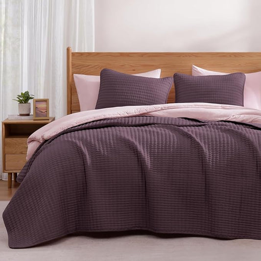 WRENSONGE King Size Quilt-3 Pieces Lightweight Italian Plum Bedspreads King Quilt Bedding Set for All Seasons, Soft Summer Coverlet with 2 Pillow Shams Suitable for Bed, Couch, Quilt Blanket