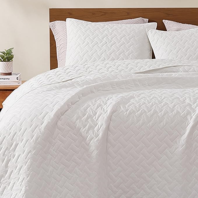 WRENSONGE King Size Quilt-3 Pieces Weave White Bedspreads King Quilt Bedding Set for All Seasons, Soft Summer Coverlet with 2 Pillow Shams Suitable for Bed, Couch, Quilted Blanket