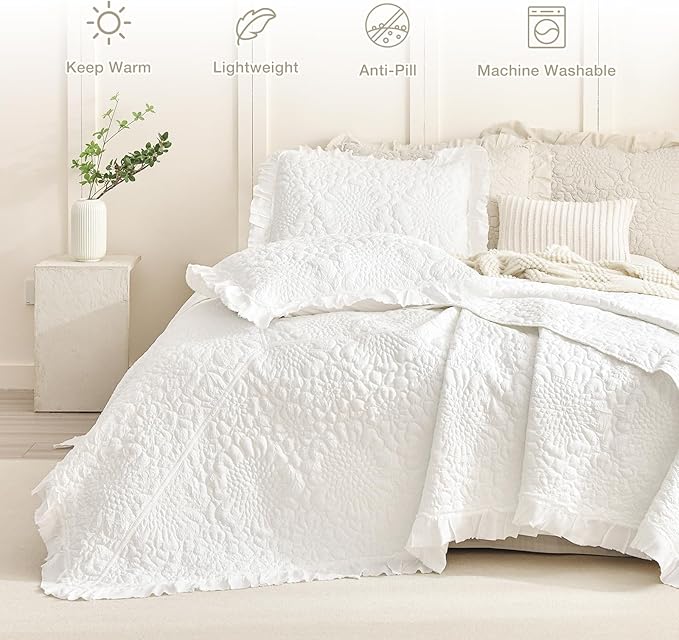Masaca White Ruffled Oversized King Quilt(118"x106"),Lightweight Farmhouse Shabby Boho Chic Bedding Set,3 Pieces Crinkled Stone-Washed Microfiber California King Bedspread for All Season