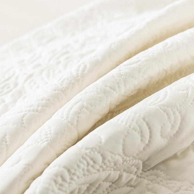 HoneiLife Oversized Queen Bedspreads 110x106- Queen Size Quilt Bedding Sets 3-Piece, Reversible Coverlets Lightweight Bedlinen Set for All Season Use-Beige