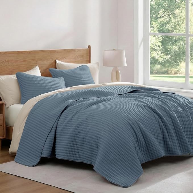 WRENSONGE Queen Quilt-3 Pieces Lightweight Bedspreads Oxford Blue Queen Size Quilt Bedding Set for All Seasons, Soft Summer Coverlet with 2 Pillow Shams Suitable for Bed & Couch